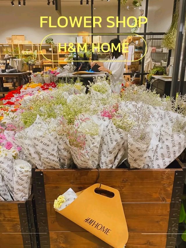 มาเลือกซื้อดอกไม้กัน ที่ H&M HOME 🌸