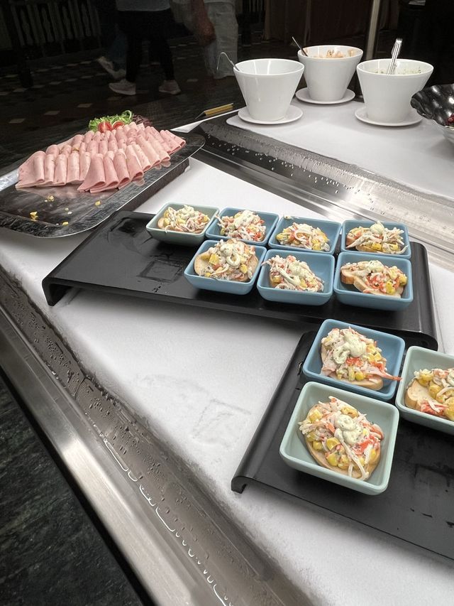 迪士尼大冒險家餐廳嘆半自助午餐