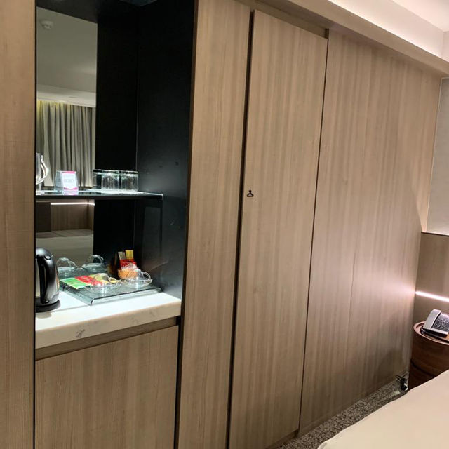 鬧市中心的舊式翻新酒店🏨彌敦酒店🫧