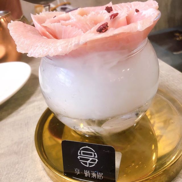 台北｜🍲🌹浮誇系餐酒火鍋🦐🦑享 鍋酒館 忠孝創始店