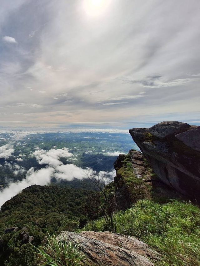 เขาหลวง สุโขทัย กับฉายา “ภูเขาปราบเซียนในภาคเหนือ”