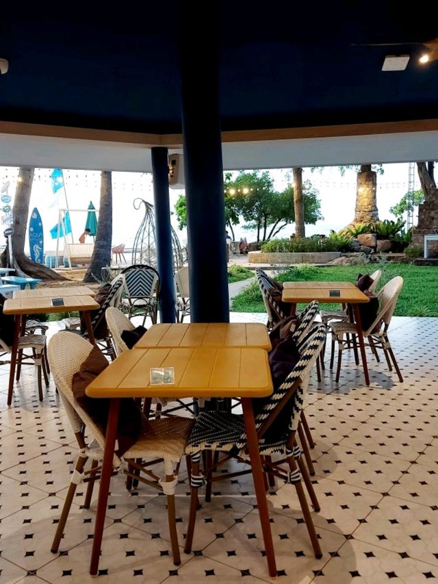 AQUA BEACH CAFE @ PATTAYA