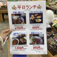 卵かけご飯400円がおすすめ！「コケコッコー共和国」