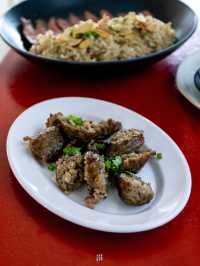 ร้านอาหารอีสานสุดแซ่บและเสต็กเนื้อดรายเอจ
