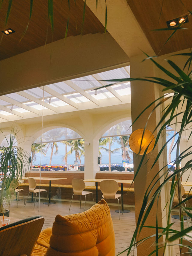 Peeps breakfast and bar 🧡☕️🌴🌊