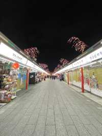日本で最も古い商店街の一つ浅草仲見世商店街