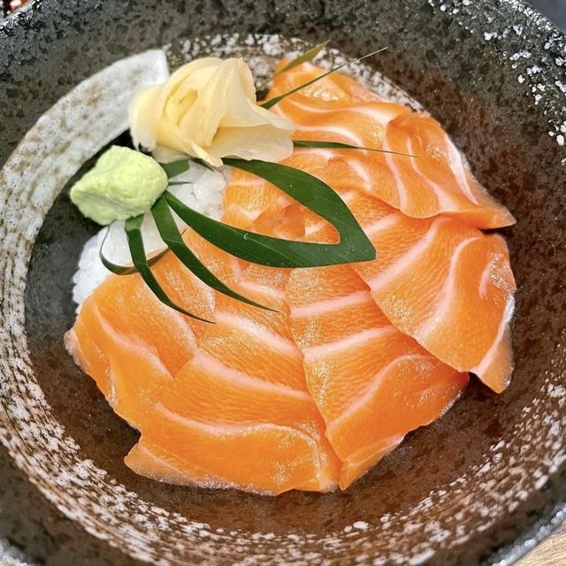 ร้านซูชิ แฟคทอรี่ อัมพวา