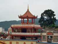 Tranquil Elevation to the Kek Lok Si temple