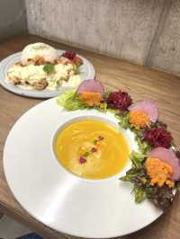 【大分カフェ】アートのような美しいサラダが人気のカフェ🥗