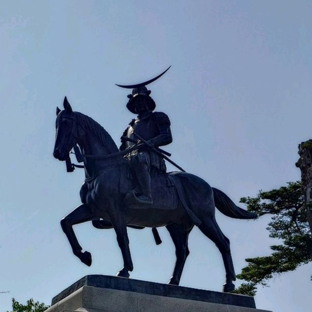 仙台城跡🏯と伊達政宗騎乗像