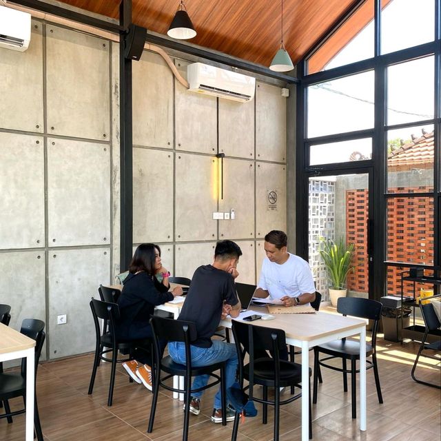 CANTINE | NEW ROOFTOP COFFEE & EATERY IN TIYASAN