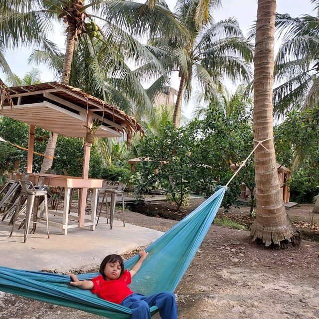 Eat, Relax & Healing @ Cafe in Coconut Campsite