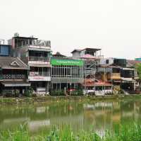 หมู่บ้านในสายหมอก หมู่บ้านอีต่อง