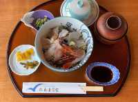 行列のできる海鮮定食屋さん