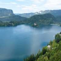  A Goregous lake and vibe