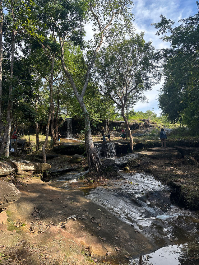 น้ำตกคำน้ำสร้าง ในอุทยานแห่งชาติภูผายล สกลนคร