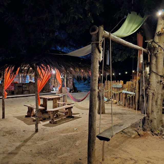 บ้านเกาะเตียบ (Baan Koh Teab)