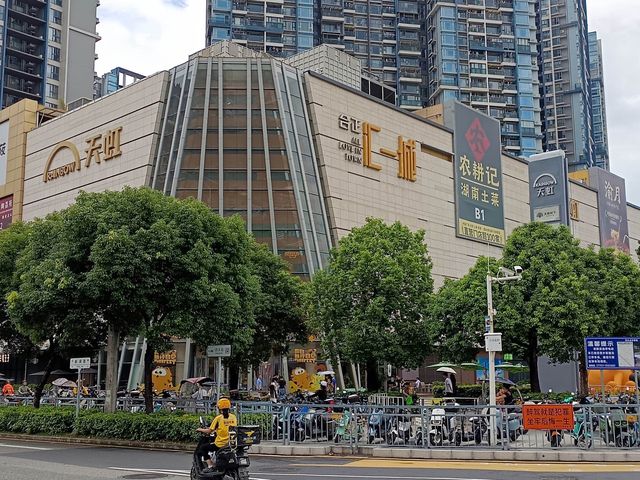 【深圳】天虹商場：加菲貓展覽，逛街好去處！