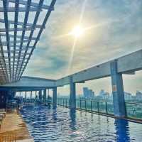 🇲🇾 Endless Horizons: The Infinity Pool at Zenith Hotel Putrajaya