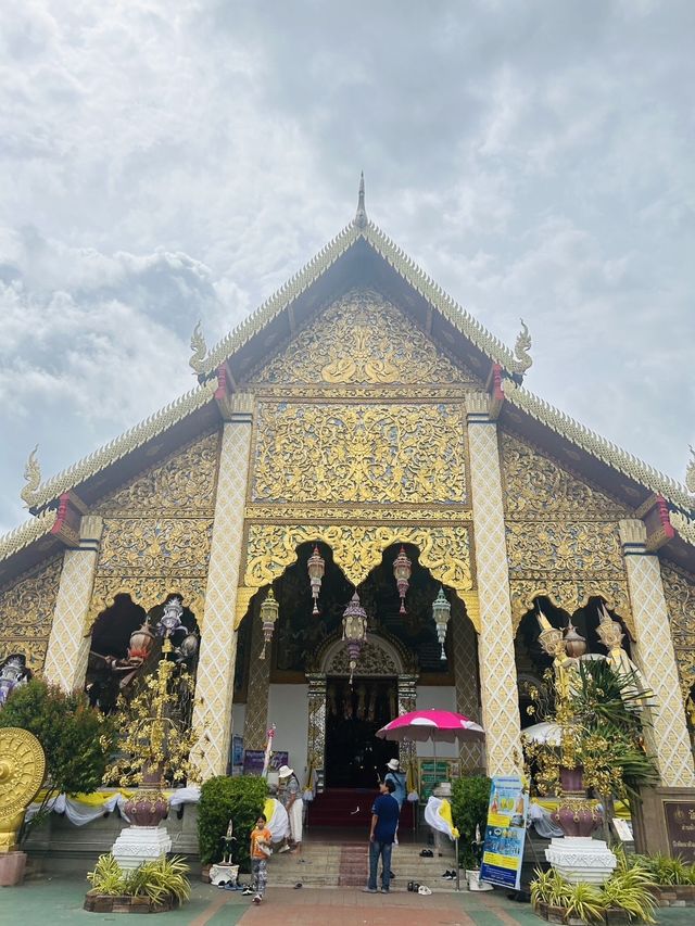 วัดพระธาตุหริภุญชัย วรมหาวิหาร  ลำพูน 