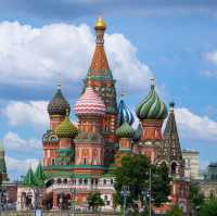 Moscow's Jewel: Unveiling St. Basil's Cathedral's Vibrant Majesty 