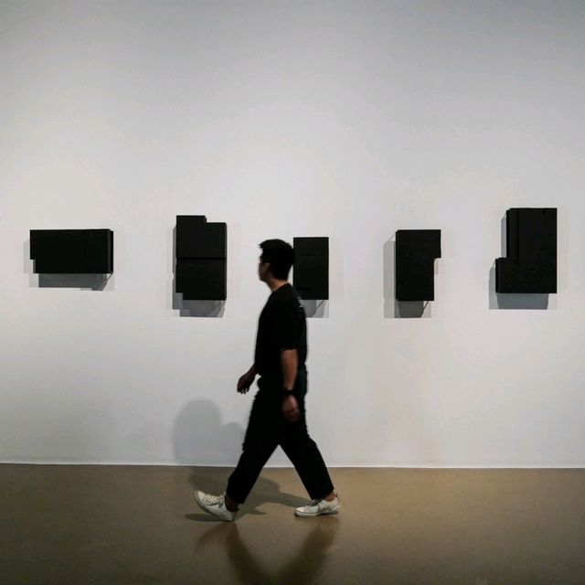 สำรวจประวัติศาสตร์และสังคมกับนิทรรศการ "Ends"