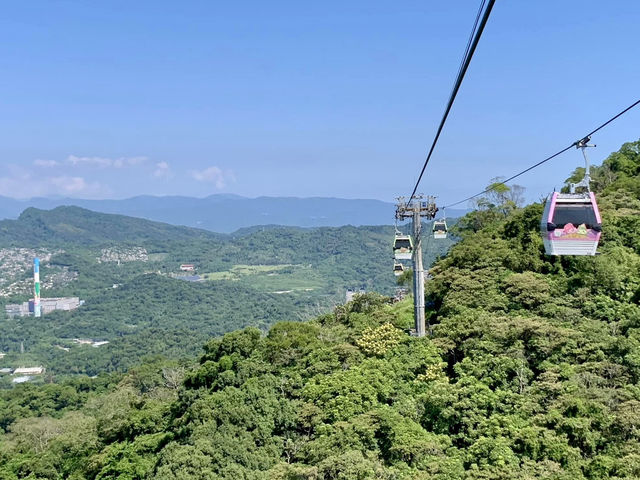 台北貓空纜車-欣賞台北壯觀山景及城市全景的最住選擇