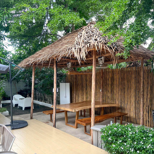  Little Zoo Garden Cafe