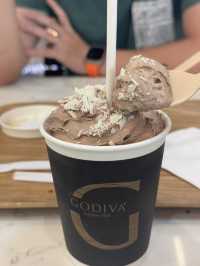 上機前的飲品雪糕Grab & Go @GODIVA CAFE