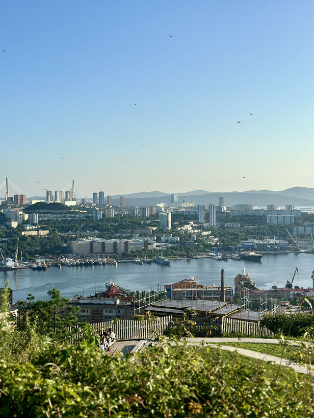 Panoramic Views of Vladivostok’s Cityscape 🌁