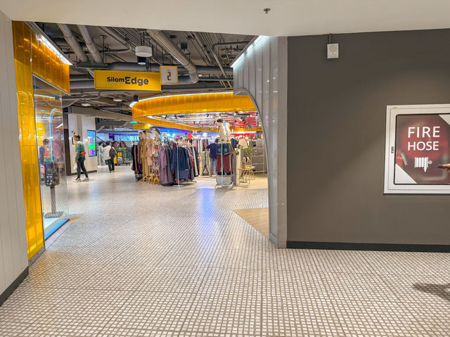 รีวิว Silom Edge 🛍️ (ที่เที่ยวติดรถไฟฟ้า) 