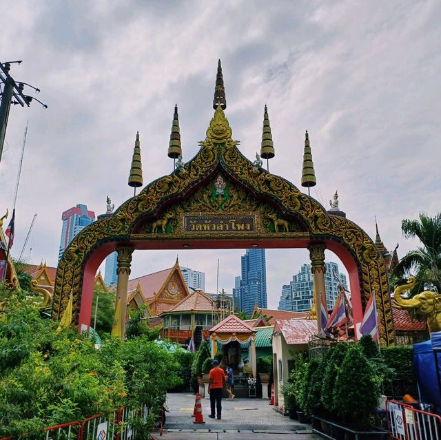 泰國曼谷市中心華藍蓬區最著名的歷史寺廟景點華藍蓬寺，華麗建築，適合拍照📸打卡冥想好去處