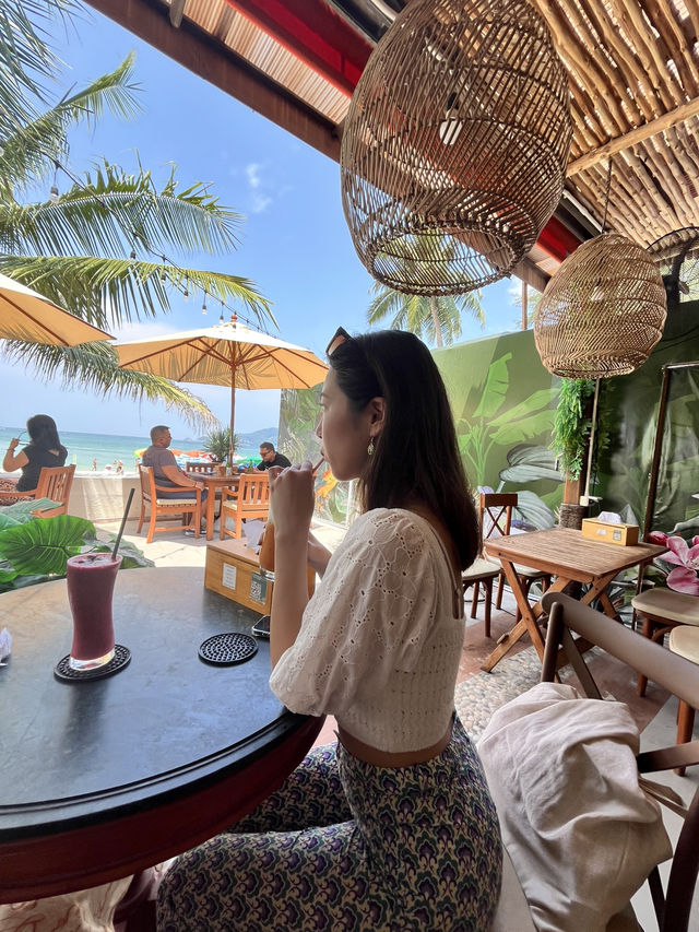 【🇹🇭プーケット 】ビーチサイドのオシャレカフェ☕️