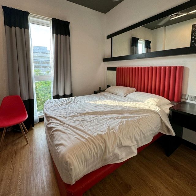 Convenient and Cozy Stay Near the Airport