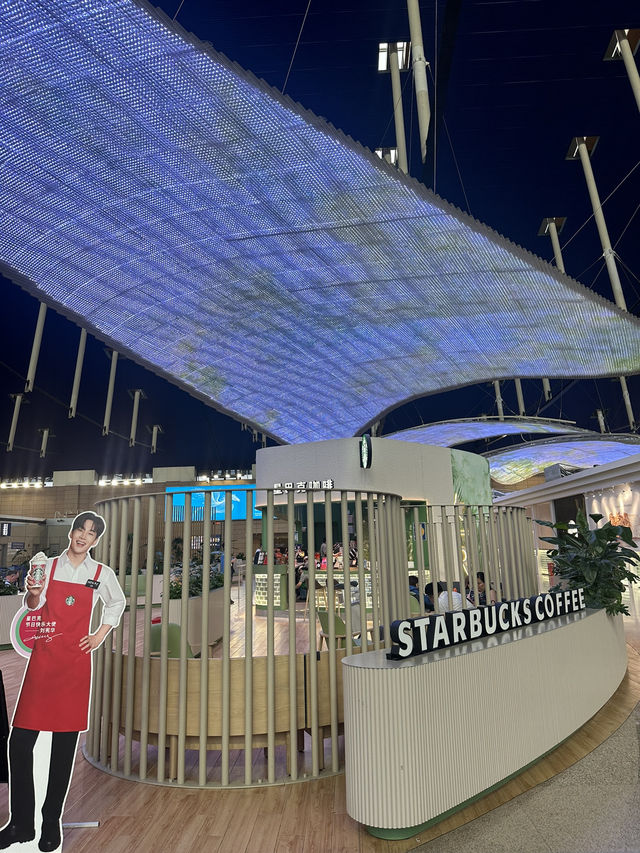 【中国🇨🇳上海】朝早くから開いている空港のおしゃれスターバックス☕️