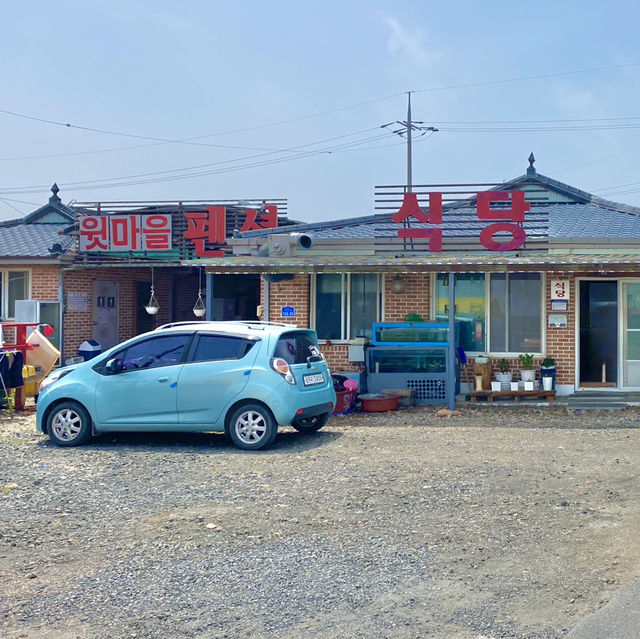 고즈넉한 삽시도의 아담한 추천 식당 - 윗마을 펜션 식당