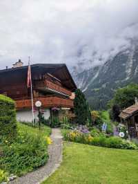 世界最美的山城，前往少女峰必經的仙氣小鎮：格林德瓦 Grindelwald 