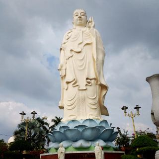 A Serene Journey to Vinh Trang Pagoda