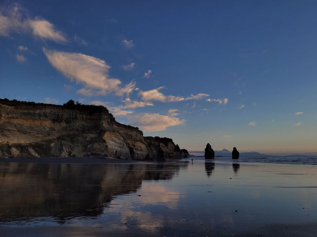 Three Sisters and the Elephant Rock, NZ