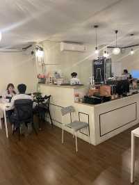 A Cozy Evening at Walk In Café in Ayutthaya