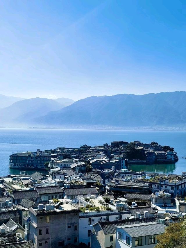 Shuanglang: The Perfect Lakeside Getaway
