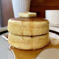 Classic Hotcakes in Tokyo – Coffee Shop Pinocchio 🥞✨