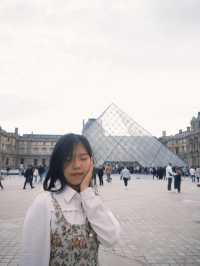 Louvre Museum 🏛️✨