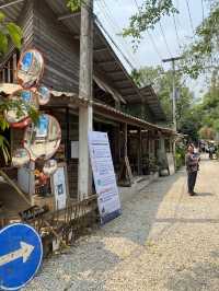 บ้านข้างวัดสถานที่ของศิลปิน