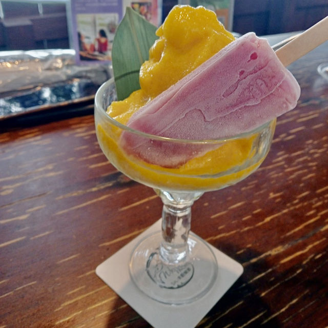 淡水河畔賞暮色及景觀餐廳用美食