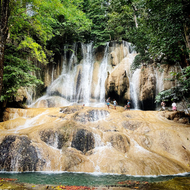ดับร้อนที่น้ำตกไทรโยคน้อย 🦋💦