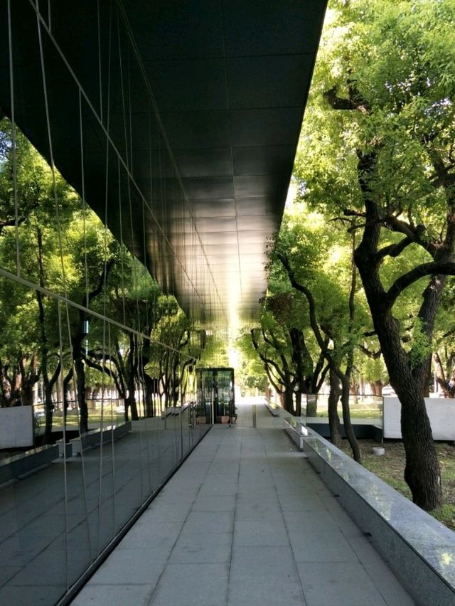 一座藏在森林裡的圖書館#屏東縣立圖書館總館-屏東縣屏東市