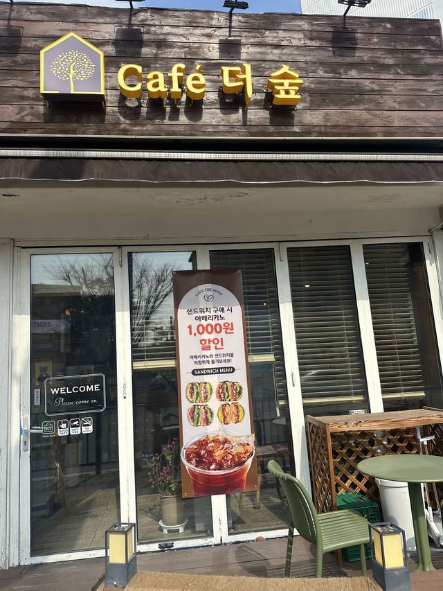 도심 속 자연 감성 힐링 카페, 군포 '카페더숲'