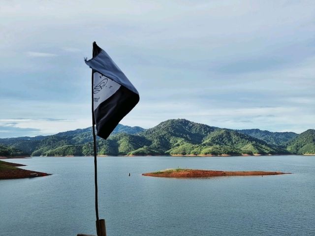 เกาะชามิตร กับวันหยุดสุดสงบ 