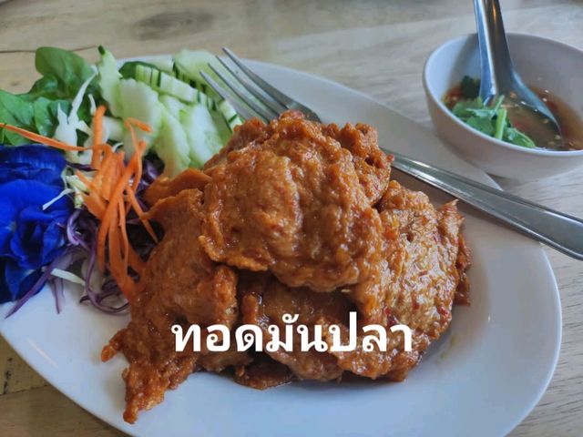 ผัดไทยร้านเด็ด ร้านอาหารดังเมืองระยอง